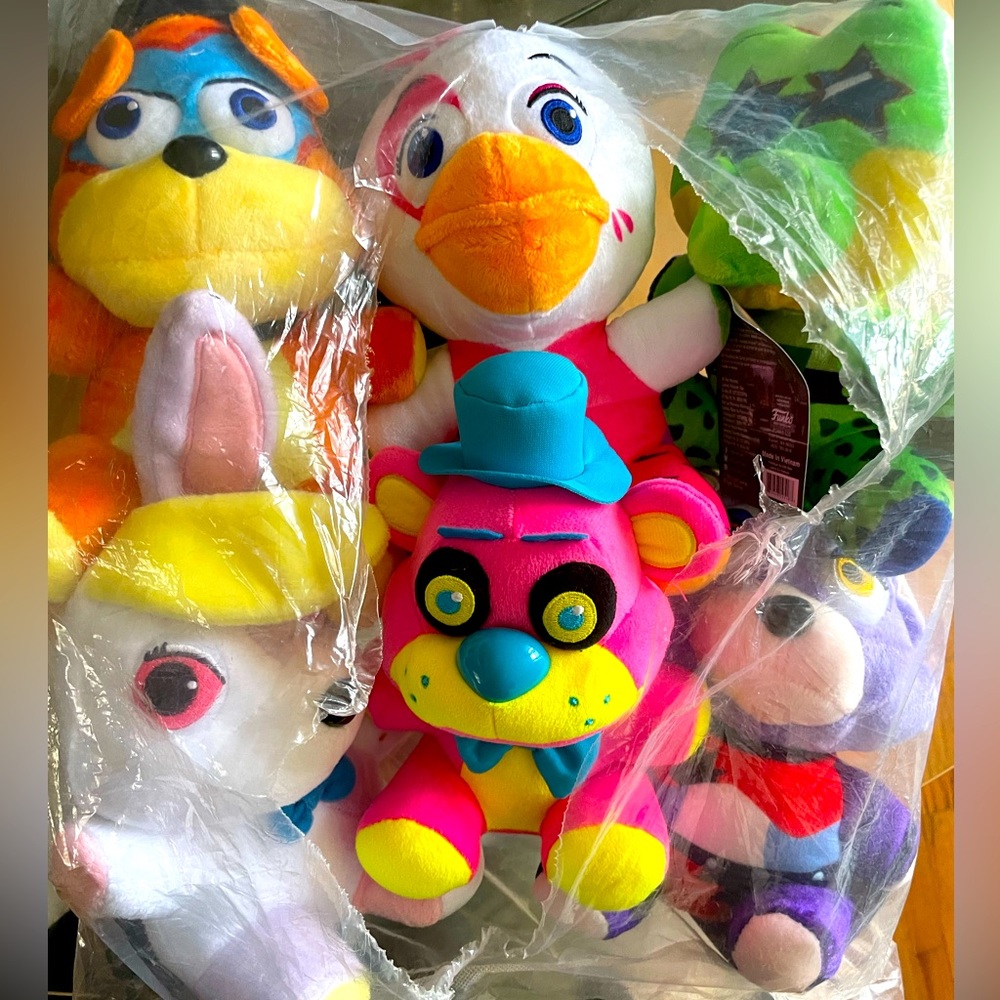 FNAF Security Breach Plushies set of 6 New